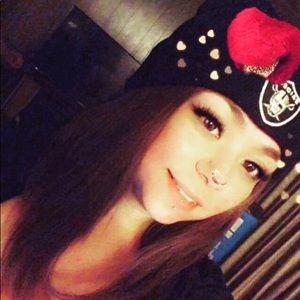 Meet your Posher, Shania